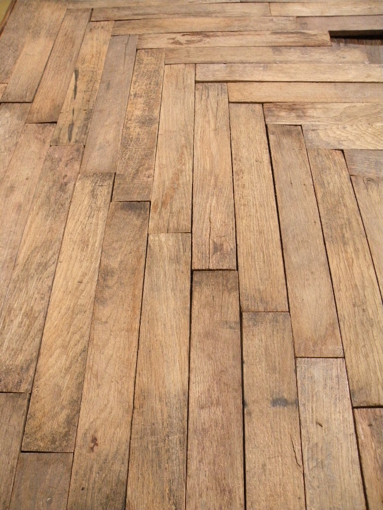 Pavimento a Parquet Antico in Legno a Spina Francese