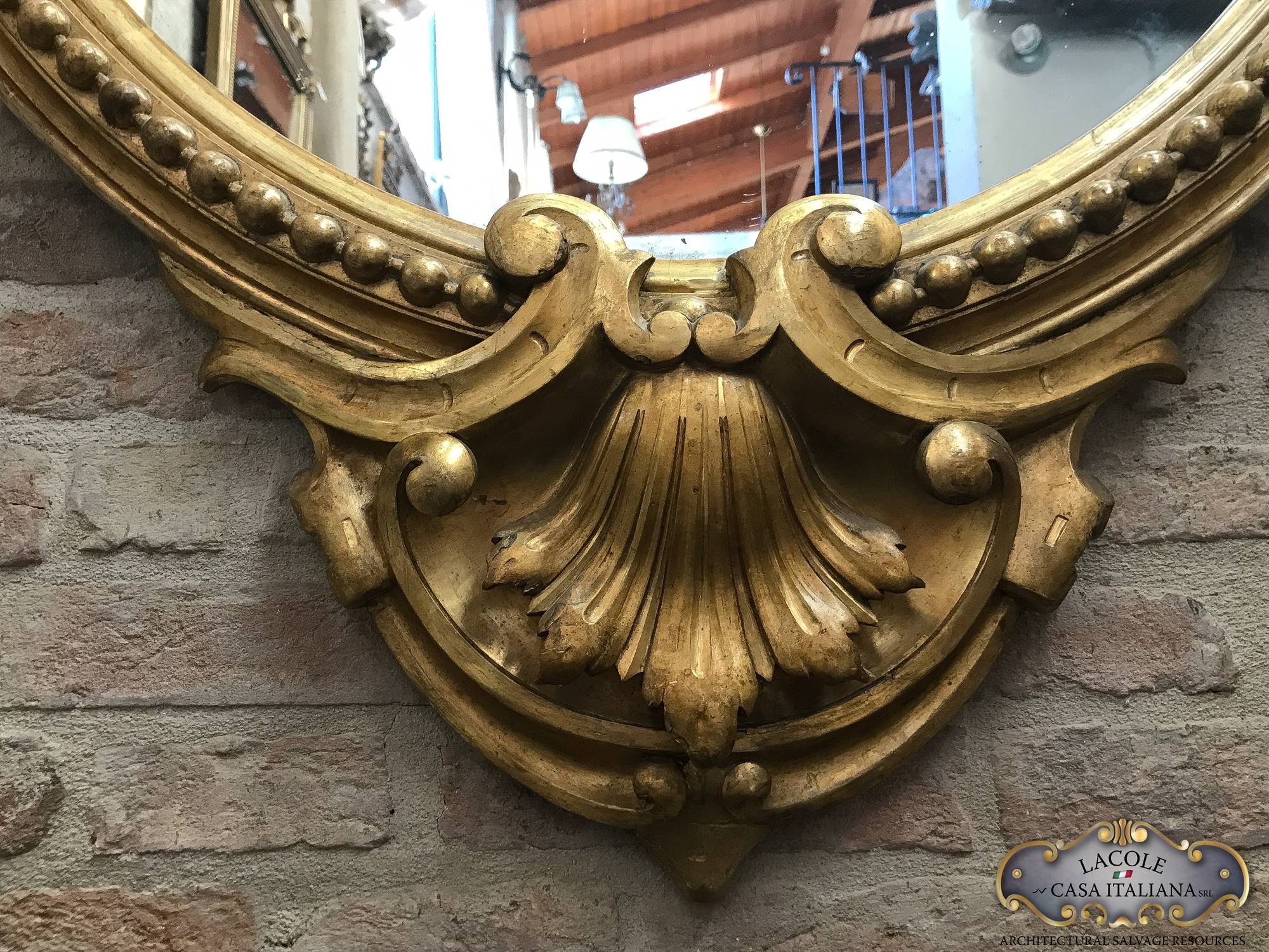 specchiera_antica_ovale_con_cimasa_scq091p