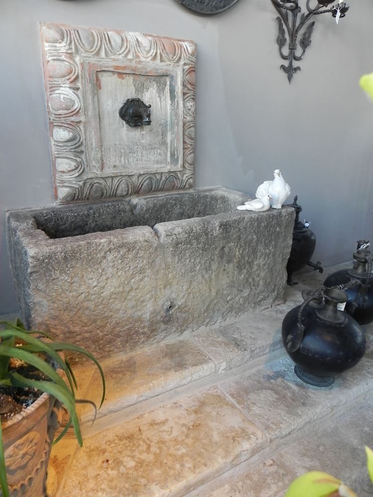 ARREDARE IL GIARDINO CON VASCHE ANTICHE