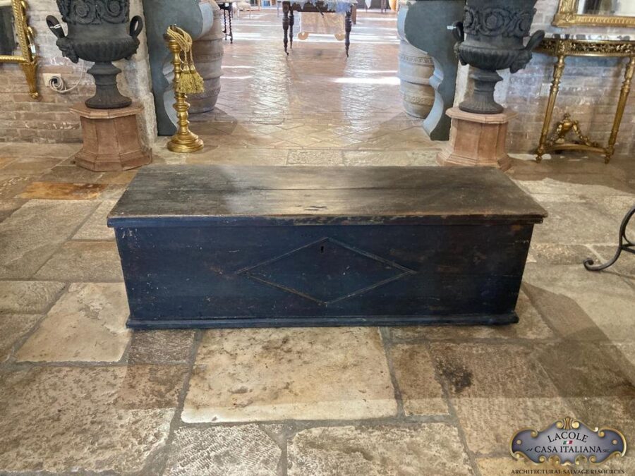 Cassapanca antica