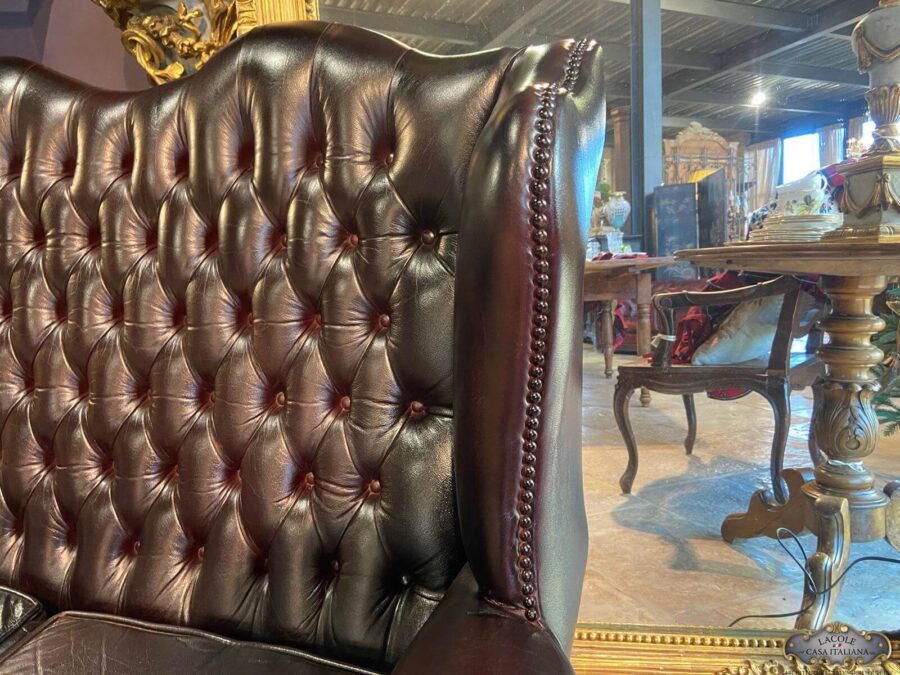 Divano in pelle Chesterfield