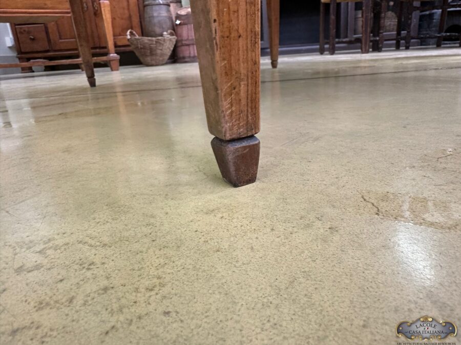 Romagna table in walnut