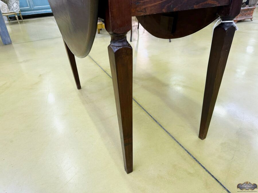 <h3>console table with extension</h3>