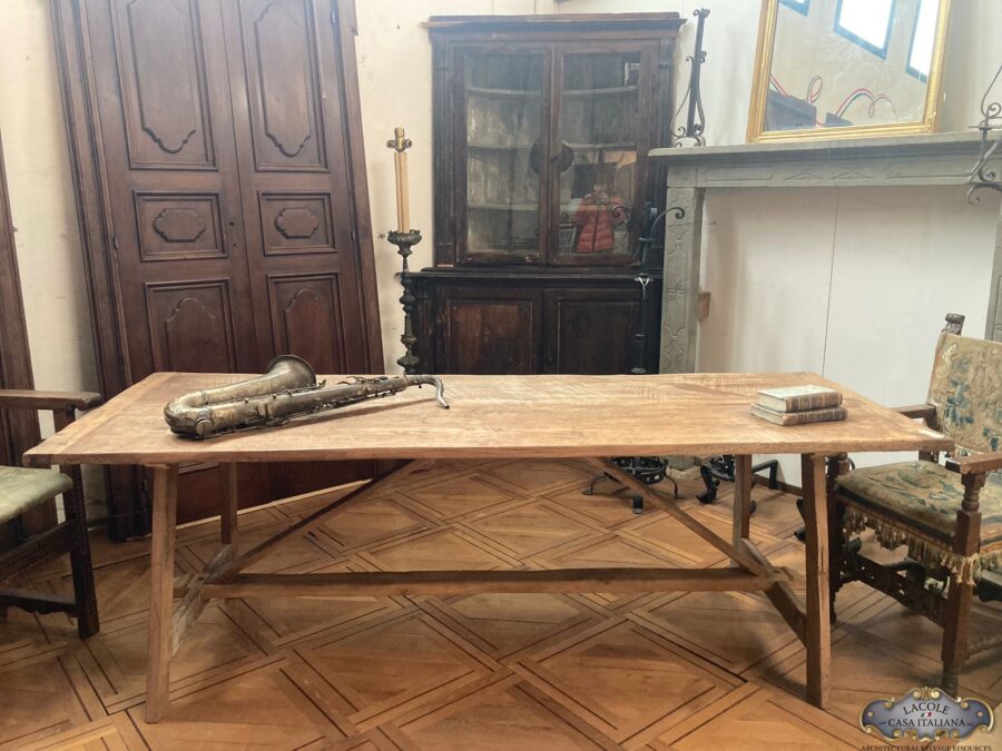 Tavolo in noce