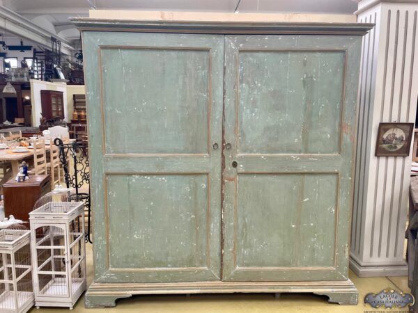 Antique mobile sideboard
