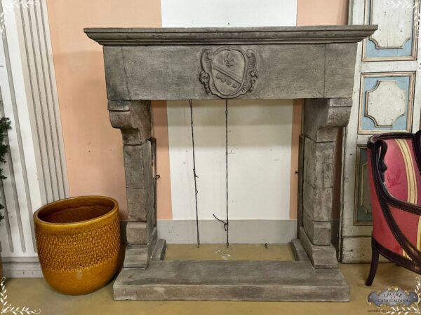 Camino antico in pietra